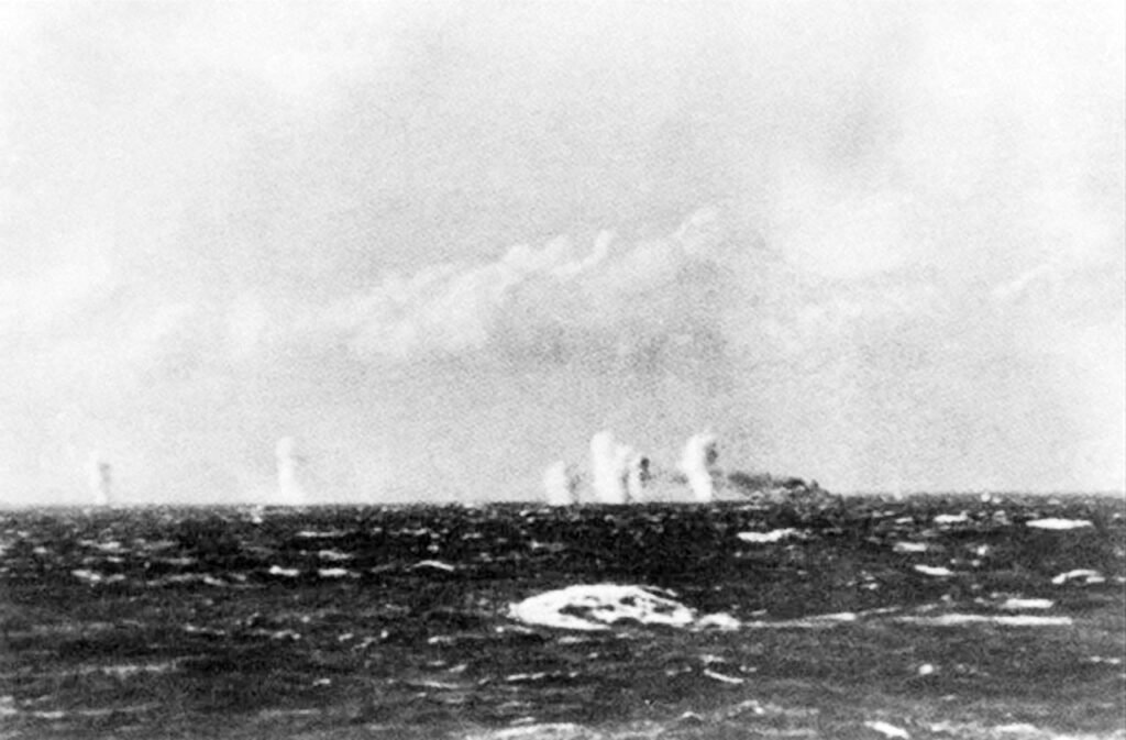 bismarckunderfire27541