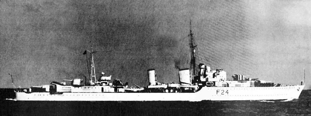 bismarck-hmsmaoriin1939