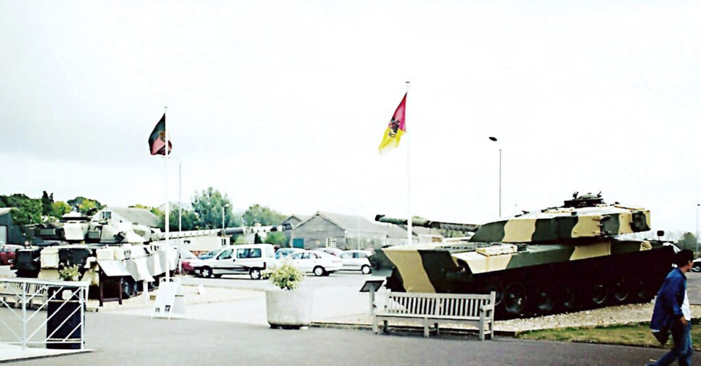 museumguardians2003-tm